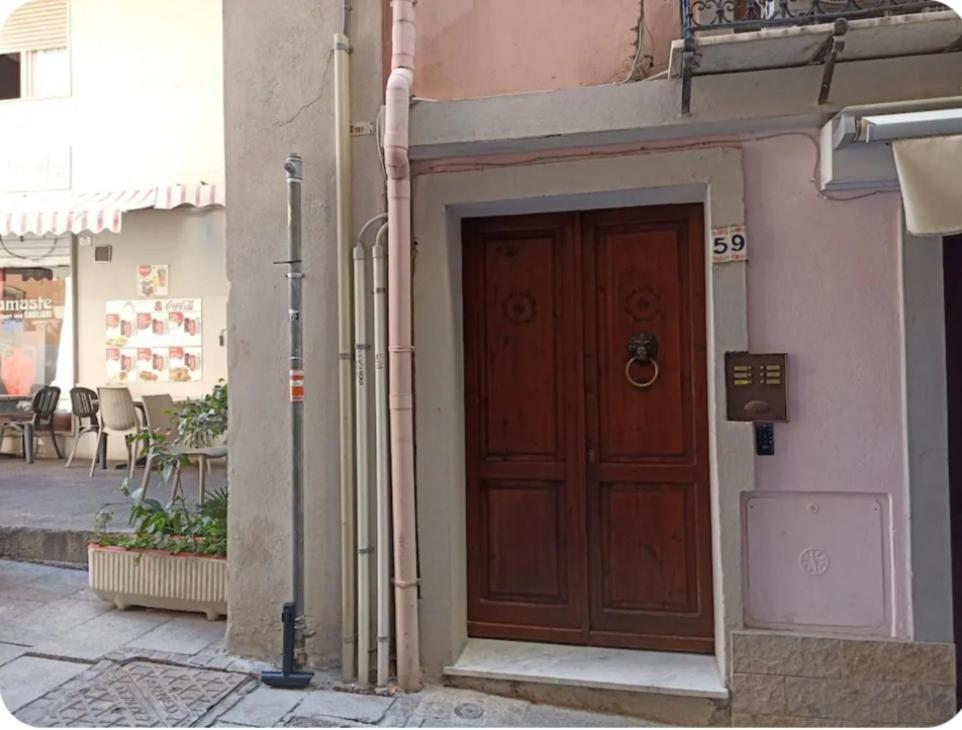 Castello Camera Privata, Nell'Appartamento Condiviso 卡利亚里 外观 照片